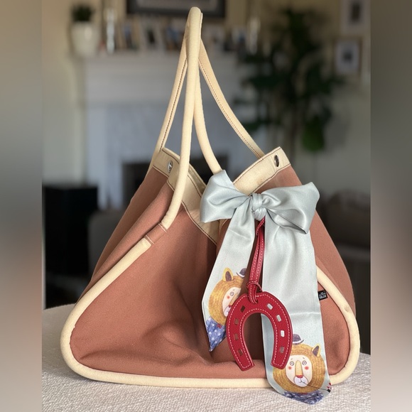 Hermes Handbags - Authentic Hermès Lindy de Plage Tote Bag